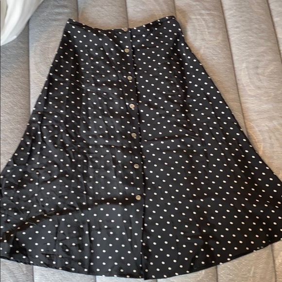 Brooks Brothers Dresses & Skirts - Brooks brothers 100% silk mid length skirt